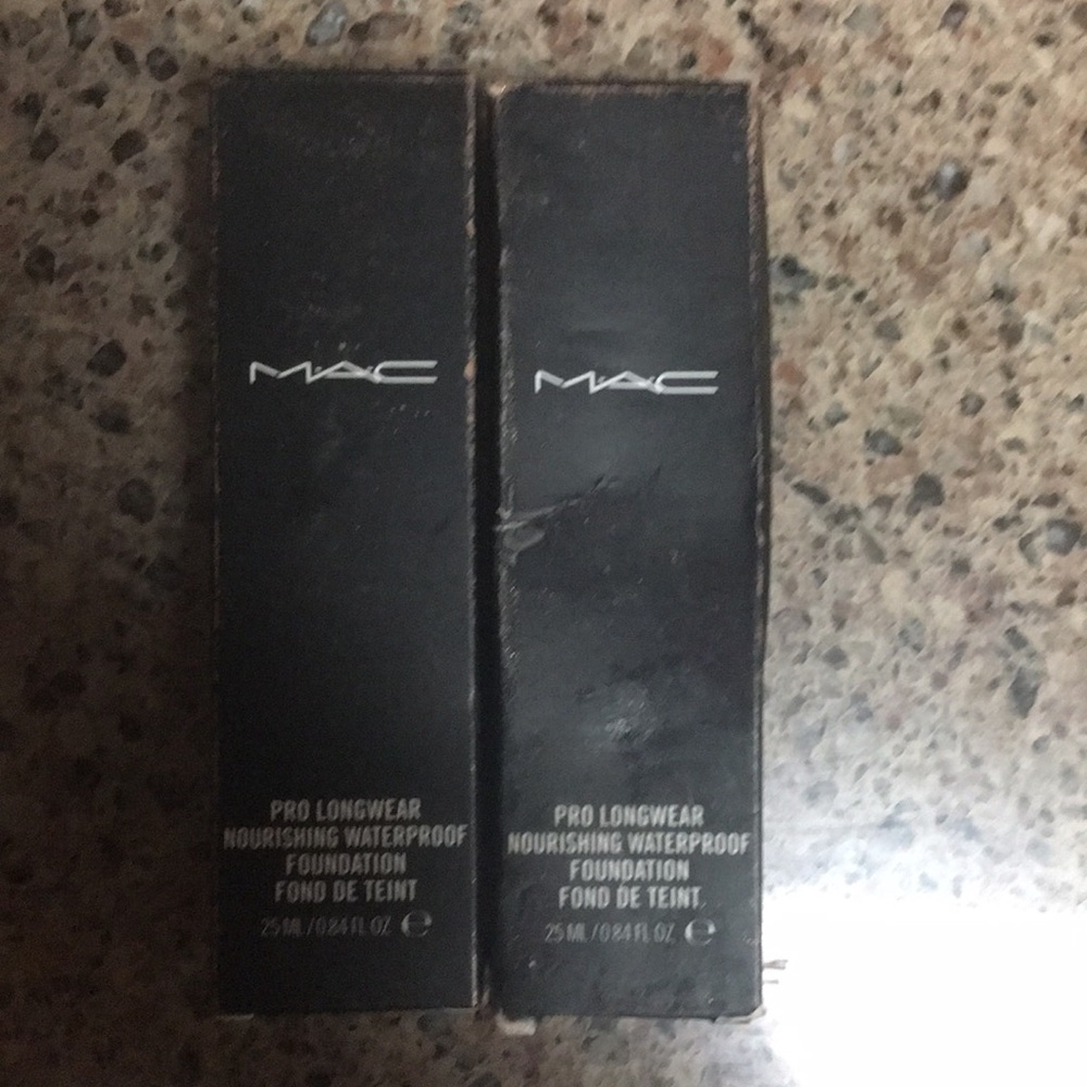 NWT prolong wear MAC foundation